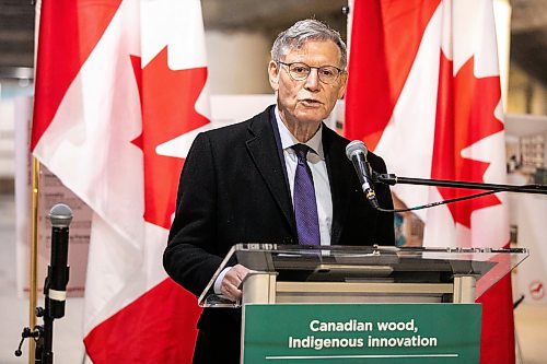 MIKAELA MACKENZIE / FREE PRESS
Terry Duguid, member of parliament for Winnipeg South, speaks at the under-construction Wehwehneh Bahgahkinahgohnʢuilding on Friday, Oct. 24, 2025.
For Tyler/feature story.
Free Press 2025