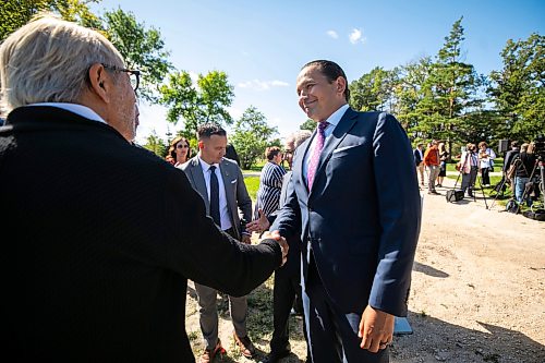 MIKAELA MACKENZIE / FREE PRESS
Premier Wab Kinew shakes hands after a press conference for a net zero action plan announcement at Southwood Circle on Wednesday, Sept. 9, 2026.
For Carol story.
Free Press 2026