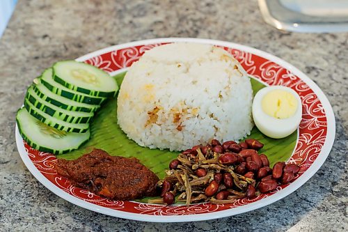 MIKE DEAL / FREE PRESS
Nasi Lemak
Malvin Soh is busy prepping for his pop-up restaurant Sedap Singapore Kitchen. Soh is excited to introduce Winnipeggers to the spicy, complex and delicious flavours of the small island nation.
Reporter: AV Kitching
260910 - Thursday, September 10, 2026.