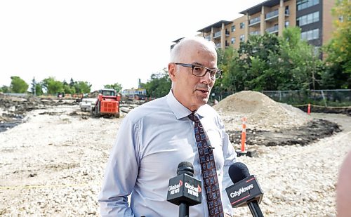 Ruth Bonneville / Free Press

Local Anne Oake Recovery centre presser

Photo of Scott Oake talking to the media with the construction site behind him 

The Bruce and Anne Oake Memorial Foundation hosted members of the media for an important milestone in the development of the Anne Oake Family Recovery Centre at 70 Snow Street in south Winnipeg. 

The event was hosted by Ron MacLean, with special guests, community leaders and supporters as we make an exciting announcement and officially launch the next chapter of the Anne Oake Family Recovery Centre.

See story by Melissa

Sept 10th,   2026
