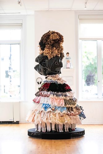 MIKAELA MACKENZIE / FREE PRESS
Artist Emilie St-Hilaireճ new exhibition, Objects of Fidelity: Barbies, bots, bbs, at La Maison des Artistes on Tuesday, Sept. 8, 2026.
For Jen story.
Free Press 2026
