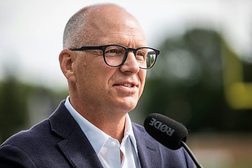 MIKAELA MACKENZIE / FREE PRESS
Scott Gillingham makes a campaign announcement promising to invest in turf fields on Friday, Sept. 11, 2026.
For Malak story.
Free Press 2026