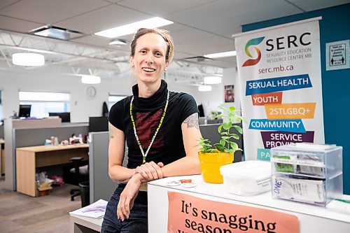 MIKAELA MACKENZIE / FREE PRESS
J Fiedler, a program coordinator at the Sexual Education Resource Centre (SERC) who was involved in consultations for the new curriculum, at the SERC office on Friday, Sept. 11, 2026.
For Maggie story.
Free Press 2026
