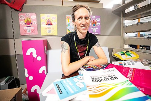 MIKAELA MACKENZIE / FREE PRESS
J Fiedler, a program coordinator at the Sexual Education Resource Centre (SERC) who was involved in consultations for the new curriculum, at the SERC office on Friday, Sept. 11, 2026.
For Maggie story.
Free Press 2026