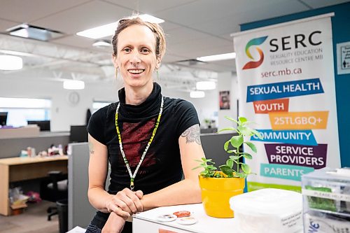 MIKAELA MACKENZIE / FREE PRESS
J Fiedler, a program coordinator at the Sexual Education Resource Centre (SERC) who was involved in consultations for the new curriculum, at the SERC office on Friday, Sept. 11, 2026.
For Maggie story.
Free Press 2026