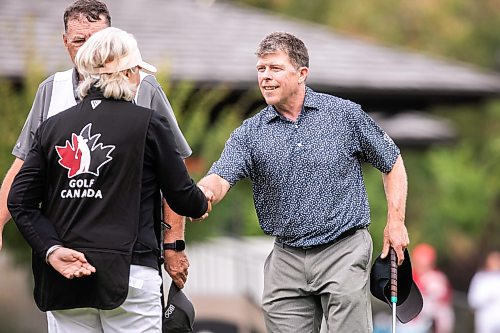 MIKAELA MACKENZIE / FREE PRESS
Manitoban Todd Fanning shakes hands after wrapping up his last round in the Canadian senior menճ golf championship at Niakwa Country Club on Friday, Sept. 11, 2026.
For Josh story.
Free Press 2026