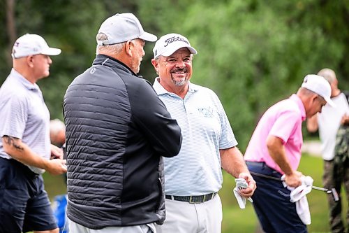 MIKAELA MACKENZIE / FREE PRESS
First-place winner Bryan Hoops shakes hands after finishing his last round in the Canadian senior menճ golf championship at Niakwa Country Club on Friday, Sept. 11, 2026.
For Josh story.
Free Press 2026