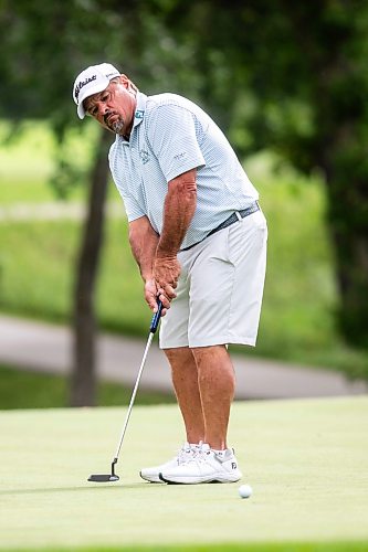 MIKAELA MACKENZIE / FREE PRESS
	
First-place winner Bryan Hoops putts his last hole in the Canadian senior menճ golf championship at Niakwa Country Club on Friday, Sept. 11, 2026.

For Josh story.
Free Press 2026