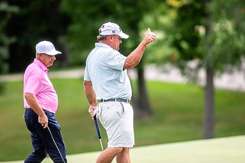 MIKAELA MACKENZIE / FREE PRESS
First-place winner Bryan Hoops finishes his last round in the Canadian senior menճ golf championship at Niakwa Country Club on Friday, Sept. 11, 2026.
For Josh story.
Free Press 2026