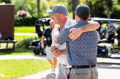 MIKAELA MACKENZIE / FREE PRESS
Manitobans David White (left) and Todd Fanning celebrate their provincial teamճ win at the Canadian senior menճ golf championship at Niakwa Country Club on Friday, Sept. 11, 2026.
For Josh story.
Free Press 2026