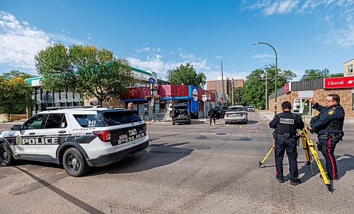 MIKE DEAL / FREE PRESS
Winnipeg police are investigating a “serious incident” that left people injured following a police pursuit near Broadway and Langside Street Friday afternoon.
260911 - Friday, September 11, 2026.