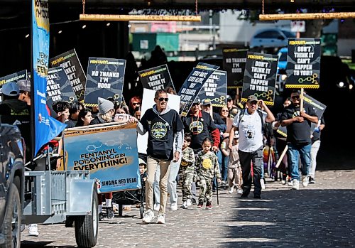 JOHN WOODS / FREE PRESS
People participate in the Fentanyl Awareness Day Walk from the Forks to the legislature Sunday, September 13, 2026.
reporter: marsha