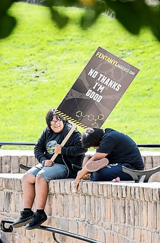 JOHN WOODS / FREE PRESS
People participate in the Fentanyl Awareness Day Walk from the Forks to the legislature Sunday, September 13, 2026.

reporter: marsha