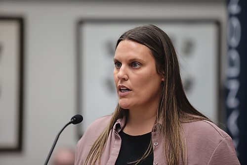 City of Brandon recreation director Heather Reimer speaks at the Sept. 8 council meeting. (Alex Lambert/The Brandon Sun)