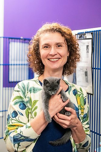 MIKAELA MACKENZIE / FREE PRESS
Chris Von Schindler, Winnipeg Humane Society CEO, with approximately 11-week-old kitten Ernie on Tuesday, Sept. 15, 2026.
For Janine 49.8 story.
Free Press 2026