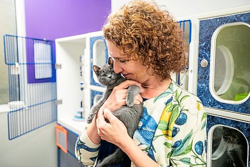 MIKAELA MACKENZIE / FREE PRESS
Chris Von Schindler, Winnipeg Humane Society CEO, with approximately 11-week-old kitten Ernie on Tuesday, Sept. 15, 2026.
For Janine 49.8 story.
Free Press 2026
