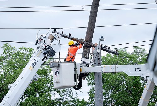 Ruth Bonneville / Free Press
Local storm repairs
Manitoba Hydro crews work to repair several hydro poles that snapped or fell down after a severe storm tore through the River Heights area at approximately 6:30 p.m. on Sunday. Homes and business in the area around Lindsay and Borebank street are still out of power.
See story by Malak
Sept 8th, 2026
