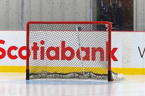 MIKE DEAL / FREE PRESS
Empty net at Hockey For All Centre Thursday.
260917 - Thursday, September 17, 2026.