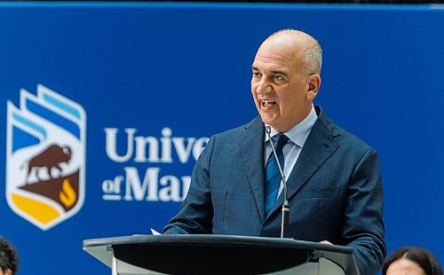 MIKE DEAL / FREE PRESS
Dr. Ernest Cholakis is celebrated during a special event Thursday morning, in the UofM’s Brodie Centre Atrium for his philanthropic gift of $2 million in support of dental care in Manitoba.
The UofM has subsequently renamed its dental hygiene program the Cholakis School of Dental Hygiene.
Reporter: Melissa Martin
260917 - Thursday, September 17, 2026.
