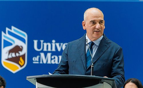 MIKE DEAL / FREE PRESS
Dr. Ernest Cholakis is celebrated during a special event Thursday morning, in the UofM’s Brodie Centre Atrium for his philanthropic gift of $2 million in support of dental care in Manitoba.
The UofM has subsequently renamed its dental hygiene program the Cholakis School of Dental Hygiene.
Reporter: Melissa Martin
260917 - Thursday, September 17, 2026.