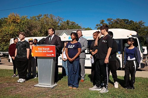 17092026
Flanked by students from George Fitton School, Brandon Mayor Jeff Fawcett and Shannon Vogel, vice-principal for George Fitton, Municipal and Northern Relations Minister Glen Simard speaks during an announcement about free public transit for youth in Brandon on Thursday. (Tim Smith/The Brandon Sun)