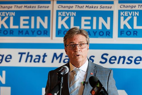 MIKE DEAL / FREE PRESS
Kevin Klein at a campaign for mayor event Friday at Four Crowns Restaurant, 1030 McPhillips Street.
Klein was joined by supporter Robert-Falcon Ouellette who has agreed to be a part of a special committee on crime if Klein is elected mayor.
Reporter: Joyanne Pursaga
260918 - Friday, September 18, 2026.