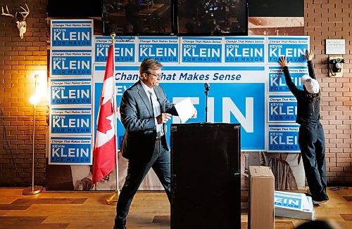 MIKE DEAL / FREE PRESS
Kevin Klein at a campaign for mayor event Friday at Four Crowns Restaurant, 1030 McPhillips Street.
Klein was joined by supporter Robert-Falcon Ouellette who has agreed to be a part of a special committee on crime if Klein is elected mayor.
Reporter: Joyanne Pursaga
260918 - Friday, September 18, 2026.