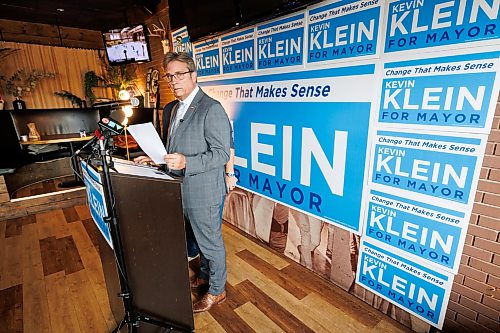 MIKE DEAL / FREE PRESS
Kevin Klein at a campaign for mayor event Friday at Four Crowns Restaurant, 1030 McPhillips Street.
Klein was joined by supporter Robert-Falcon Ouellette who has agreed to be a part of a special committee on crime if Klein is elected mayor.
Reporter: Joyanne Pursaga
260918 - Friday, September 18, 2026.