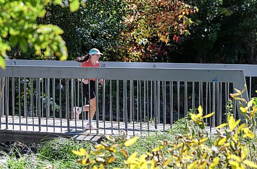 Ruth Bonneville / Free Press

Weather Standup 

PERFECT FALL DAY: 

A runner takes advantage of a gorgeous, autumn-like afteroon, with clear brilliant blue skies, plenty of sunshine and a mild temperature of 19°C,  ideal conditions for outdoor running through Omand’s Creek Greenway Monday.  

Sept  21st,   2026