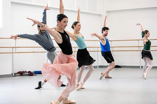MIKAELA MACKENZIE / FREE PRESS
The Royal Winnipeg Ballet rehearsal for their Studio Series show on Tuesday, Sept. 22, 2026.
For Jen story.
Free Press 2026