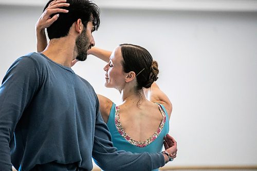 MIKAELA MACKENZIE / FREE PRESS
Royal Winnipeg Ballet dancers Elizabeth Lamont and Marco Lo Presti rehearse for the Studio Series show on Tuesday, Sept. 22, 2026.
For Jen story.
Free Press 2026