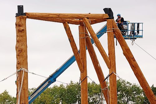Work is done to build three large teepees to serve as a lobby, a restaurant and a conference room at Gambler First Nation’s hotel and conference centre project on 18th Street north in Brandon on Wednesday. (Tim Smith/The Brandon Sun)