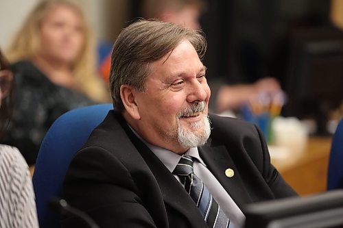 Brandon Coun. Shawn Berry (Ward 7) speaks at a city council meeting on Monday. (Alex Lambert/The Brandon Sun)