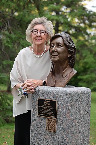 Ruth Bonneville / Free Press
LOCAL Janice Filmon
CITIZEN HONOURED The Honourable Janice Filmon stands next to her newly unveiled bronze bust as she is inducted into the Citizens Hall of Fame site in Assiniboine Park on Wednesday.
Story Former Lieutenant-Governor and philanthropist Janice Filmon was inducted into the Winnipeg Regional Real Estate Board's Citizens Hall of Fame. Filmon is a model of community spirit and generosity, and is widely respected for her leadership with CancerCare Manitoba Foundation, the Arthur V. Mauro Centre for Peace and Justice, Leadership Winnipeg, and the Nellie McClung Foundation.
See story by Aaron
Sept 22nd, 2026