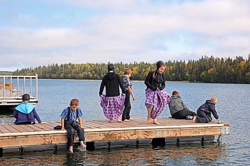 24092026
Students from Riverdale Hutterite Colony near Gladstone explore the docks along the pier on Clear Lake at Wasagaming during a field trip on a warm Thursday afternoon.
(Tim Smith/The Brandon Sun)