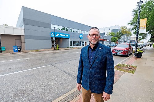MIKE DEAL / FREE PRESS
Luc Bremault assistant superintendent, Division scolaire franco-manitobaine (DSFM) outside 170 Marion Street where design work is beginning on a new French-language culinary arts facility which will create opportunities for francophone high school students to pursue hands-on career training in their language and community.
Reporter: Kelly-Anne Riess
260925 - Friday, September 25, 2026.