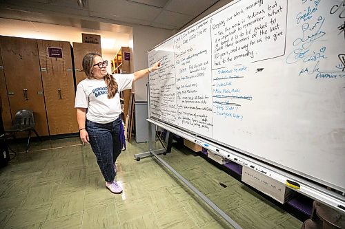 MIKAELA MACKENZIE / FREE PRESS
Kelsey Shiaro, guidance counsellor, shows the planning board for anniversary festivities at Gordon Bell High School on Friday, Sept. 25, 2026.
For Maggie story.
Free Press 2026