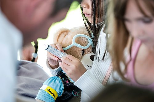 JOHN WOODS / FREE PRESS
A teddy gets some treatment during Teddy Bear Picnic at Assiniboine Park in Winnipeg, Sunday, September 27, 2026. 

reporter: standup