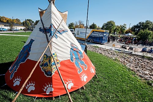 JOHN WOODS / FREE PRESS
A teepee placed during a National Day of Truth and Reconciliation event at the Winnipeg Police Service north district station in Winnipeg, Sunday, September 27, 2026.
reporter: malak