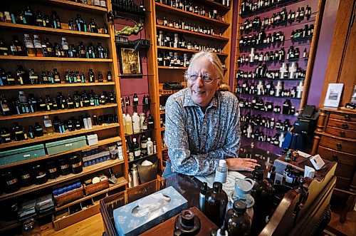 JOHN WOODS / FREE PRESS
Michael OՍalley, founder of La Parfumerie, a long-standing business that sells perfumes, has been ordered by the city of Winnipeg to close his retail store on Evanson in Winnipeg, Monday, September 28, 2026. OՍalley says this would end his business and he is trying to get a reversal of the cityճ order.
reporter: gabby