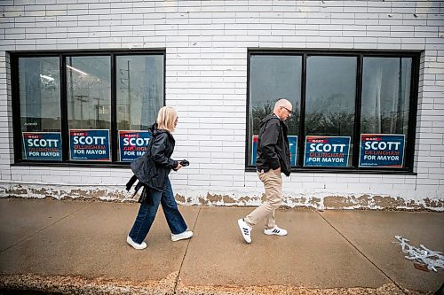MIKAELA MACKENZIE / FREE PRESS
Scott and Marla Gillingham arrive at the campaign office on Saturday, Sept. 26, 2026.
For Malak day-in-the-life story.
Free Press 2026
