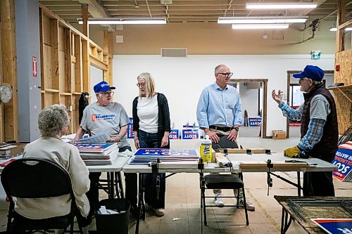 MIKAELA MACKENZIE / FREE PRESS
Gordon Alder (left), Marla Gillingham, Scott Gillingham, and Harry Kelly at the campaign office on Saturday, Sept. 26, 2026.
For Malak day-in-the-life story.
Free Press 2026