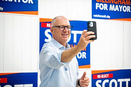MIKAELA MACKENZIE / FREE PRESS
	
Scott Gillingham records content at the campaign office on Saturday, Sept. 26, 2026.

For Malak day-in-the-life story.
Free Press 2026
