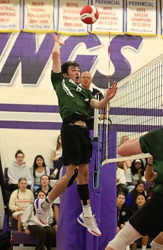 Neelin's Clark Goran attacks during the varsity boys match. (Thomas Friesen/The Brandon Sun)