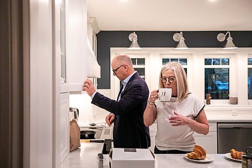 MIKAELA MACKENZIE / FREE PRESS
	
Scott and Marla Gillingham make and eat breakfast at home on Saturday, Sept. 26, 2026.

For Malak day-in-the-life story.
Free Press 2026