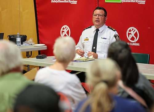 BROOK JONES/FREE PRESS
Winnipeg Police Service Chief Gene Bowers speaks to residents during a community engagement meeting hosted by the William Whyte Neighbourhood Association at Inner City Youth at 418 Aberdeen Ave. in Winnipeg, Man., Thursday, Oct. 1, 2026.