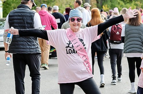 JOHN WOODS / FREE PRESS
Lisa Lawrence, who had her last chemo on Feb. 10/26 and is now cancer free, and other people participate in the annual Canadian Cancer Society Run For The Cure at Assiniboine Park in Winnipeg, Sunday, October 4, 2026.
reporter: maggie