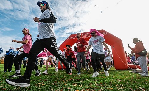 JOHN WOODS / FREE PRESS
People participate in the annual Canadian Cancer Society Run For The Cure at Assiniboine Park in Winnipeg, Sunday, October 4, 2026. 

reporter: maggie