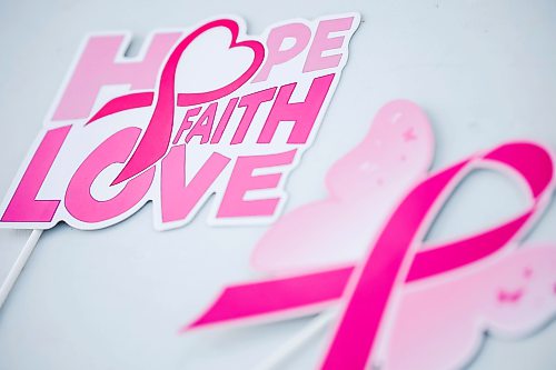 JOHN WOODS / FREE PRESS
People participate in the annual Canadian Cancer Society Run For The Cure at Assiniboine Park in Winnipeg, Sunday, October 4, 2026.
reporter: maggie