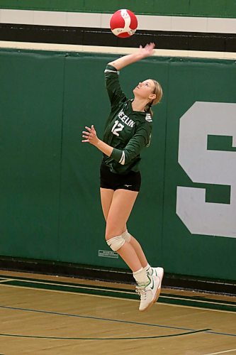 Elli Pomehichuk had a game-high seven kills as the Neelin Spartans swept the Crocus Plainsmen in varsity girls' volleyball action at Neelin on Tuesday. (Thomas Friesen/The Brandon Sun)